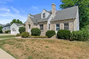 N89W15660 Main St, Menomonee Falls, WI 53051 - Photo 2