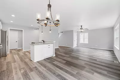 2103  Daisy Dr, West Bend, WI 53090 - Photo 8