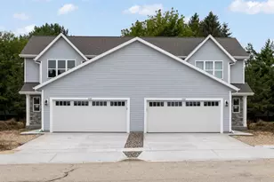 2103 Daisy Dr, West Bend, WI 53090 - Photo 2