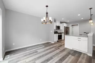 2103 Daisy Dr, West Bend, WI 53090 - Photo 10