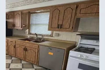 3880 N 93rd St, Milwaukee, WI 53222 - Photo 4