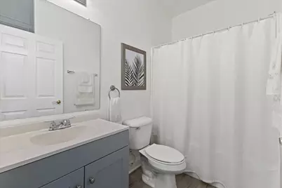 2230 W Vista Bella Dr, Oak Creek, WI 53154 - Photo 12