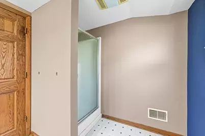 1618 E Newport Ave, Milwaukee, WI 53211 - Photo 26