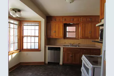 2362 S 78th St, West Allis, WI 53219 - Photo 6
