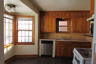 2362 S 78th St, West Allis, WI 53219 - Photo 6