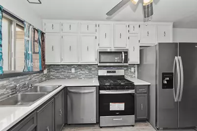 4085 W College Ave, Franklin, WI 53221 - Photo 8