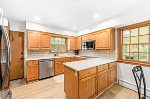 2745 N 117th Pl, Wauwatosa, WI 53222 - Photo 14