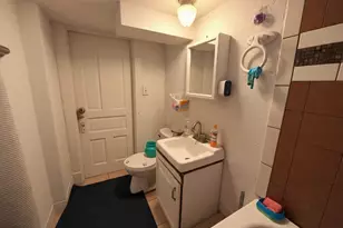 1823 W Kerney Pl, Milwaukee, WI 53215 - Photo 12