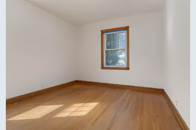 3230 W Ruskin St, Milwaukee, WI 53215 - Photo 8