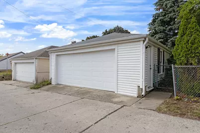 3230 W Ruskin St, Milwaukee, WI 53215 - Photo 14