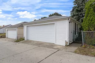3230 W Ruskin St, Milwaukee, WI 53215 - Photo 14