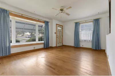 3230 W Ruskin St, Milwaukee, WI 53215 - Photo 4