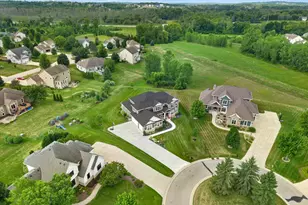 N42W22777 London Ct, Pewaukee, WI 53072 - Photo 66