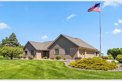 8118  Dunkelow Rd, Racine, WI 53126 - Photo 2