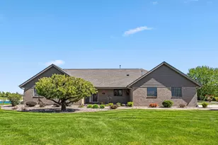 8118 Dunkelow Rd, Racine, WI 53126 - Photo 4