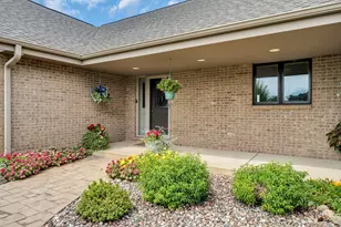 8118 Dunkelow Rd, Racine, WI 53126 - Photo 6