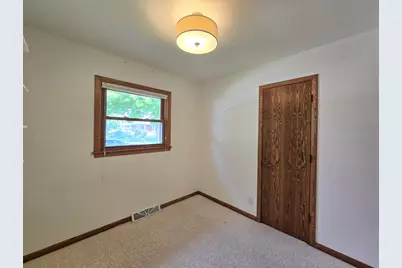 8113 W Ohio Ave, Milwaukee, WI 53219 - Photo 22