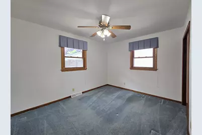 8113 W Ohio Ave, Milwaukee, WI 53219 - Photo 18