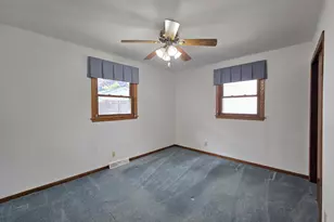 8113 W Ohio Ave, Milwaukee, WI 53219 - Photo 18