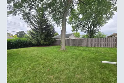 8113 W Ohio Ave, Milwaukee, WI 53219 - Photo 30