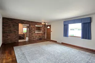 8113 W Ohio Ave, Milwaukee, WI 53219 - Photo 6