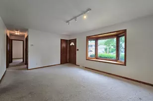 8113 W Ohio Ave, Milwaukee, WI 53219 - Photo 10