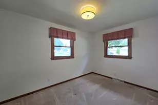 8113 W Ohio Ave, Milwaukee, WI 53219 - Photo 20