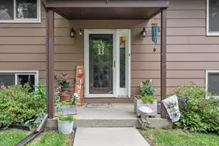 W153N9940 Neptune Dr, Germantown, WI 53022 - Photo 6