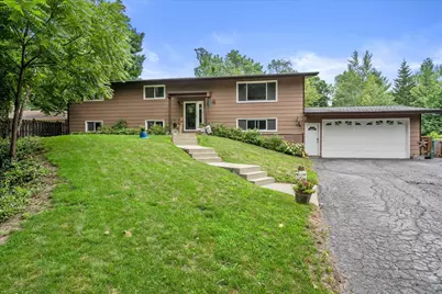 W153N9940  Neptune Dr, Germantown, WI 53022 - Photo 2