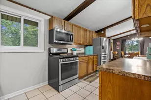 W153N9940 Neptune Dr, Germantown, WI 53022 - Photo 16