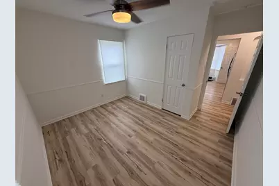 2586 S 77th St, West Allis, WI 53219 - Photo 28
