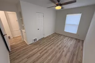 2586 S 77th St, West Allis, WI 53219 - Photo 24