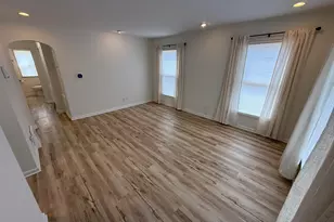 2586 S 77th St, West Allis, WI 53219 - Photo 6