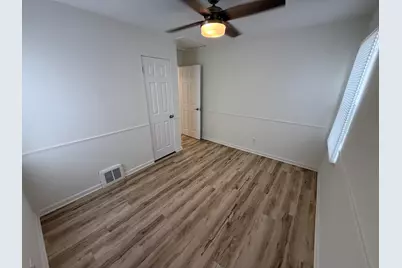 2586 S 77th St, West Allis, WI 53219 - Photo 14