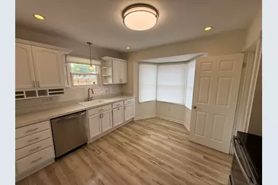 2586 S 77th St, West Allis, WI 53219 - Photo 20