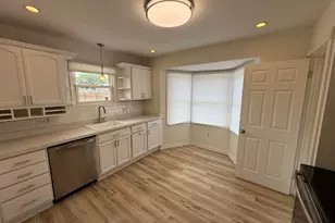 2586 S 77th St, West Allis, WI 53219 - Photo 20