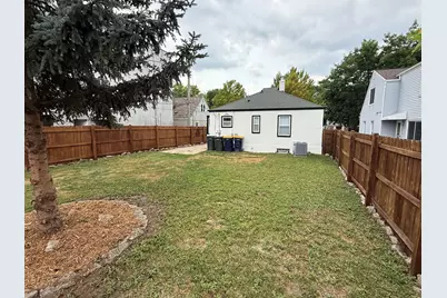 2586 S 77th St, West Allis, WI 53219 - Photo 8