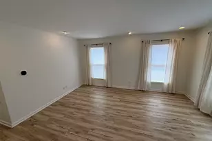 2586 S 77th St, West Allis, WI 53219 - Photo 16