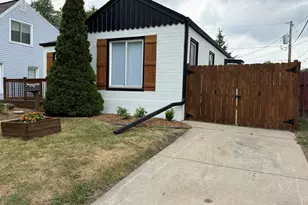 2586 S 77th St, West Allis, WI 53219 - Photo 4
