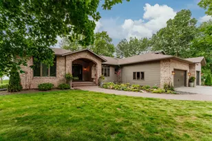 W5677 Carol Ct, Wyocena, WI 53954 - Photo 4