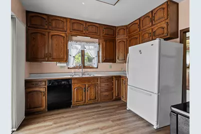 1329 S 15th St, Manitowoc, WI 54220 - Photo 12