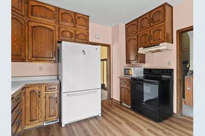 1329 S 15th St, Manitowoc, WI 54220 - Photo 10