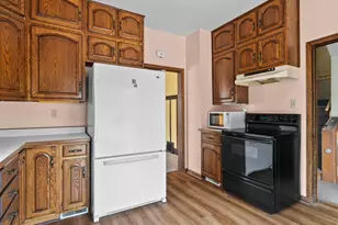 1329 S 15th St, Manitowoc, WI 54220 - Photo 10
