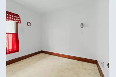 1329 S 15th St, Manitowoc, WI 54220 - Photo 16
