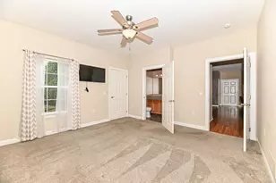 8634 S Roxbury Way, Oak Creek, WI 53154 - Photo 14