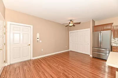 8634 S Roxbury Way, Oak Creek, WI 53154 - Photo 10