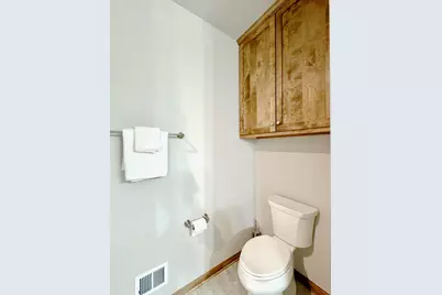 S54 W25358  Pebble Brook Ct, Waukesha, WI 53189 - Photo 16