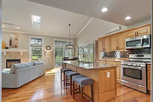 827 Eagleton Dr, Geneva, WI 53147 - Photo 2