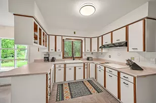 7266 N Pierron Rd, Glendale, WI 53209 - Photo 12