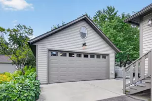 415 N Oakwood Ave, Oconomowoc, WI 53066 - Photo 2